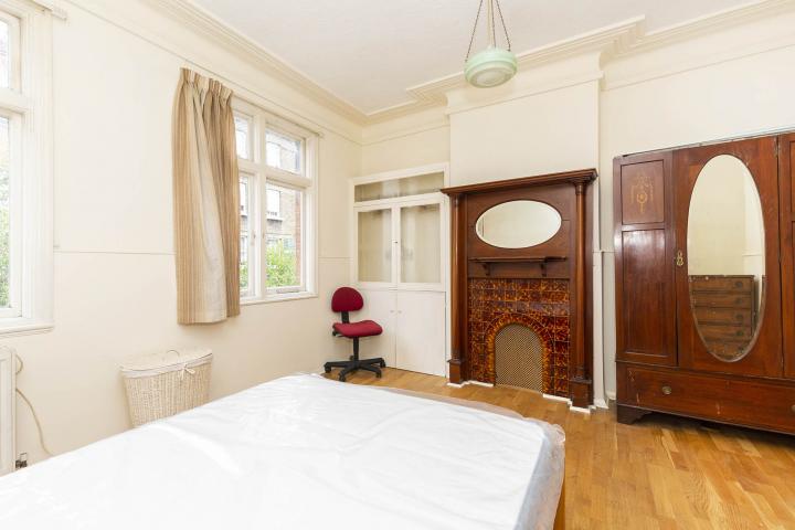 Newly decorated 2 bedroom with large terrace in zone 1 location  Chapel Market, Angel N1